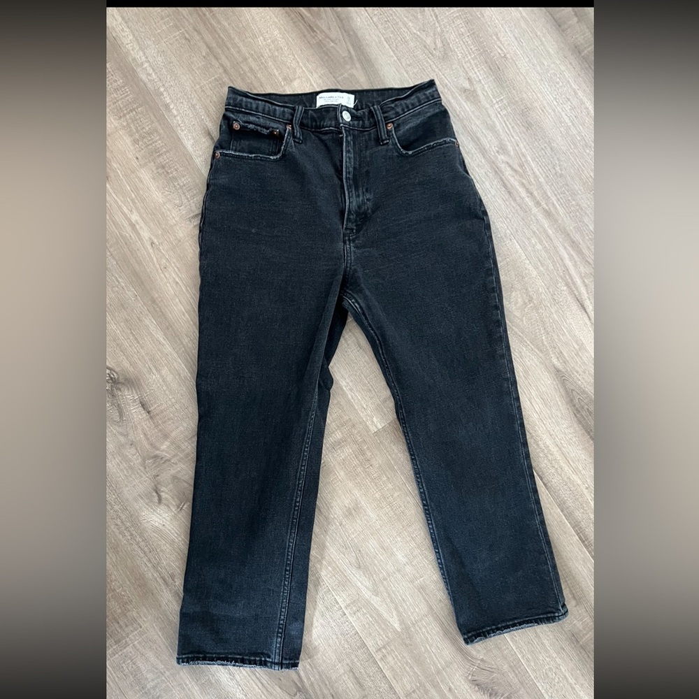 Abercrombie curve love, ultra high rise, straight Jean
